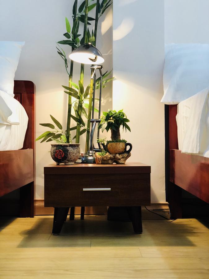 Hola Homestay Hanoi Esterno foto